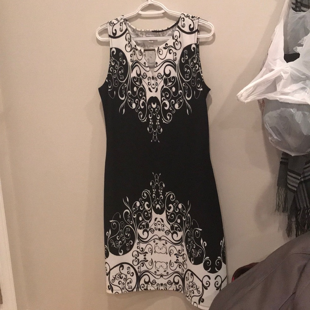 White/black floral/paisley dress 14/16